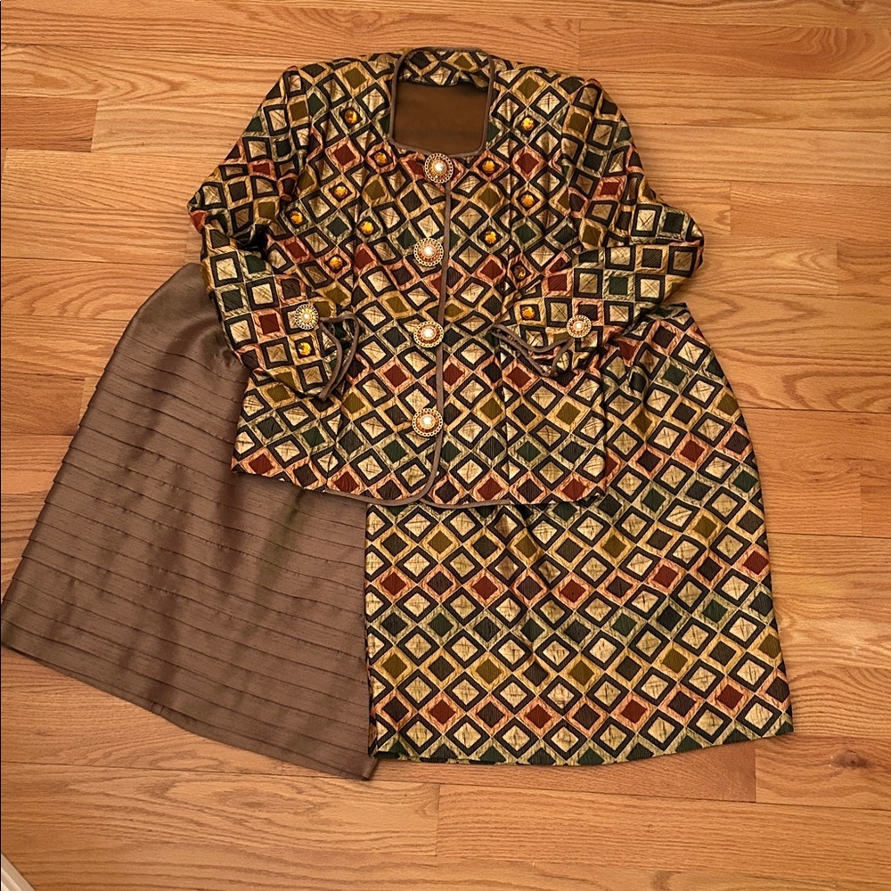 Elegant Geometric Patterned Skirt Set